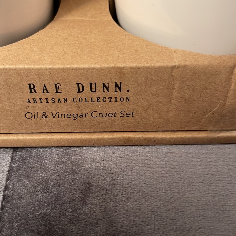 Rae Dunn OIL & VINEGAR Cruet Set - Picture 7 of 8